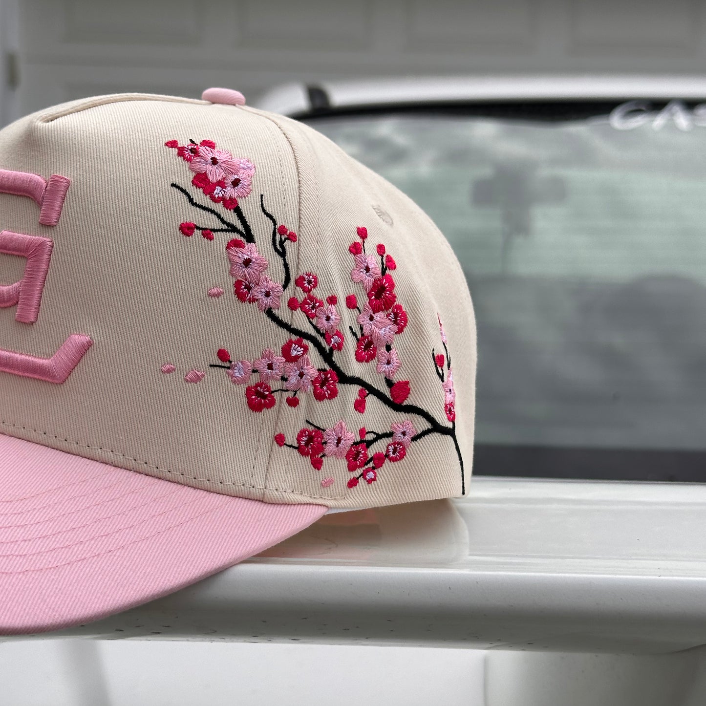 "WORLD SERIES SNAPBACK" CHERRY BLOSSOM